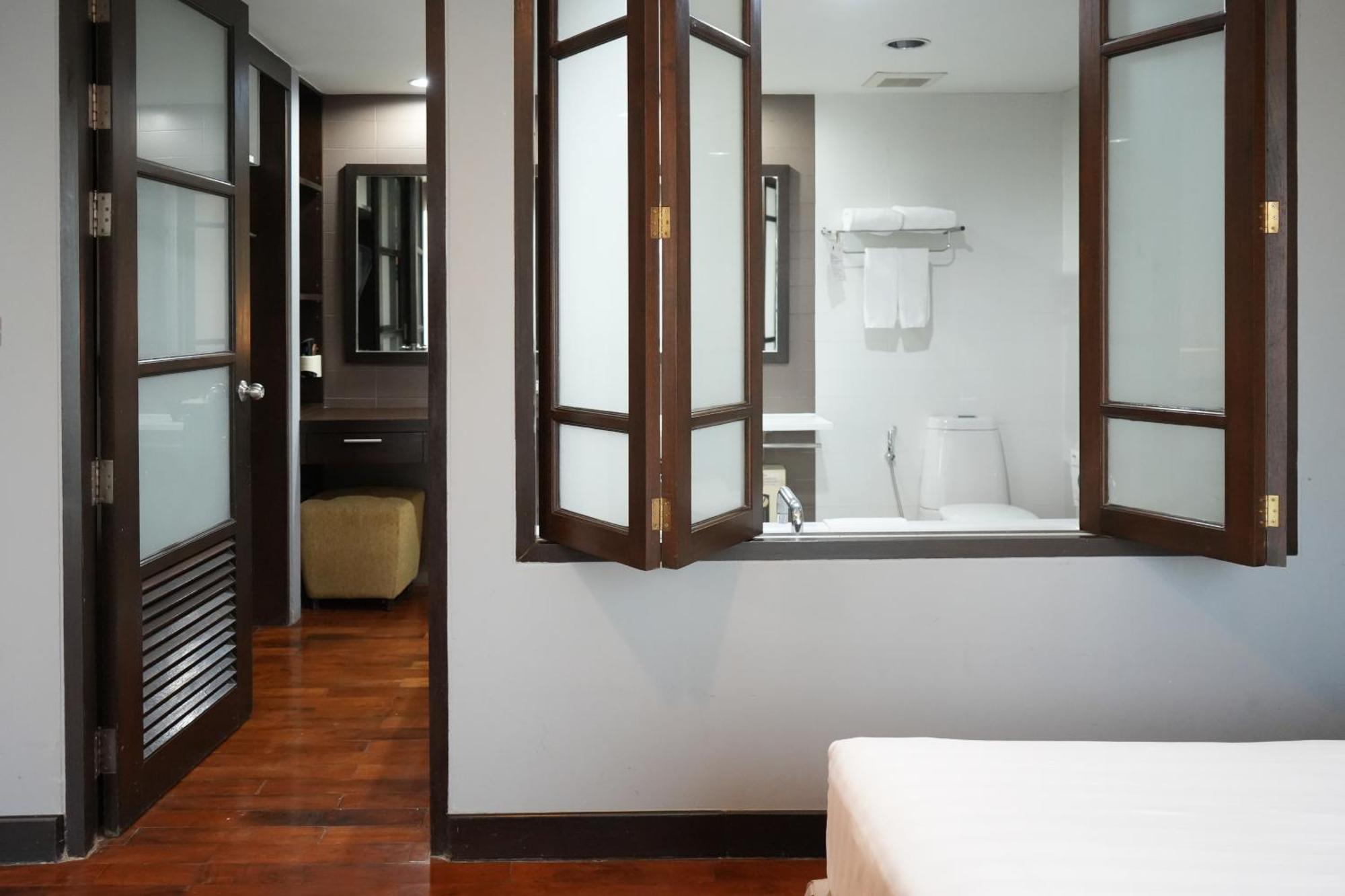 Royal Suite Hotel Bangkok Dış mekan fotoğraf