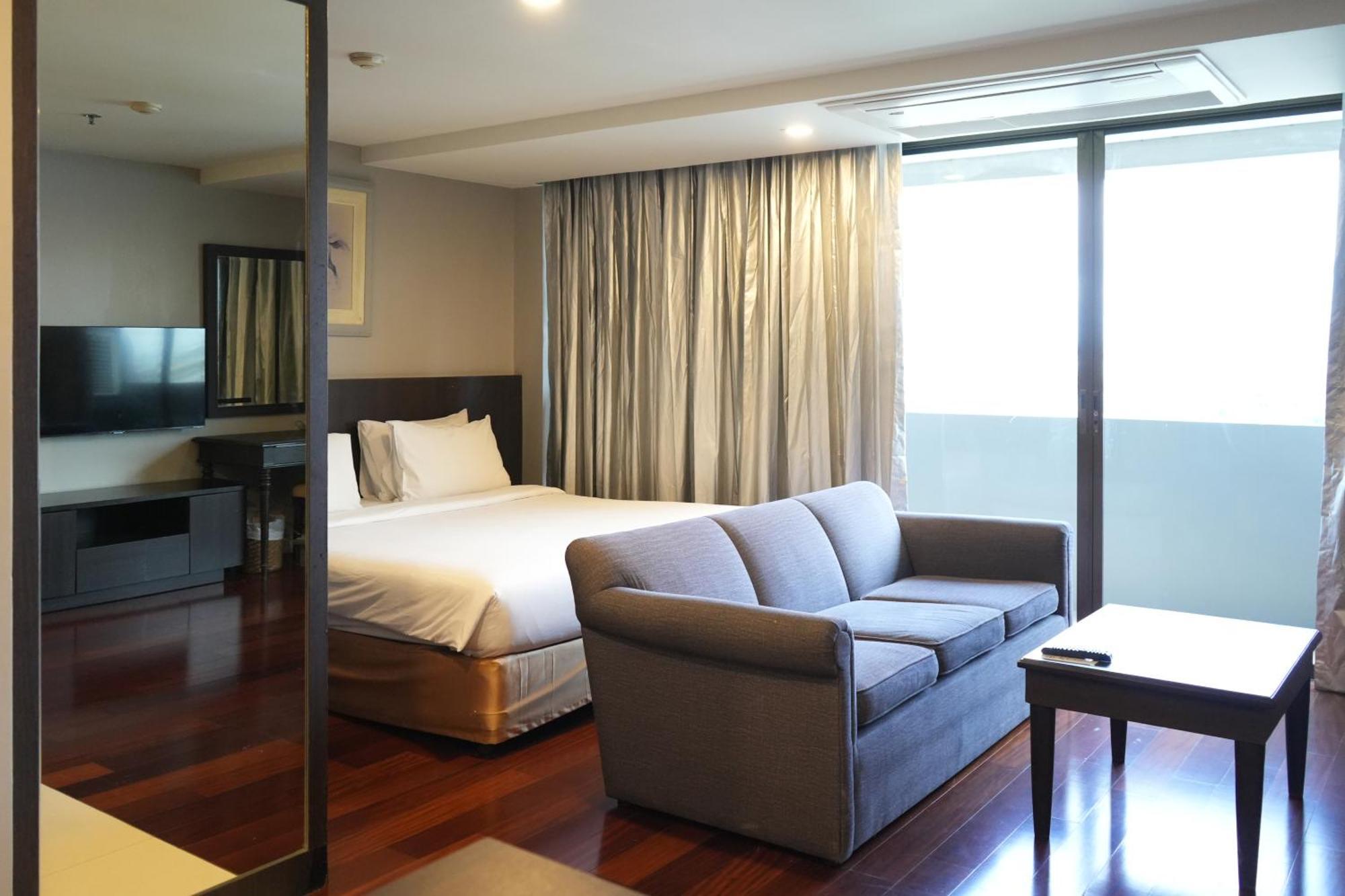 Royal Suite Hotel Bangkok Dış mekan fotoğraf