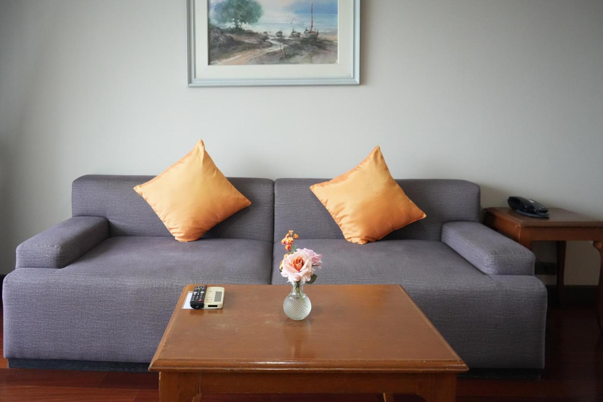 Royal Suite Hotel Bangkok Dış mekan fotoğraf