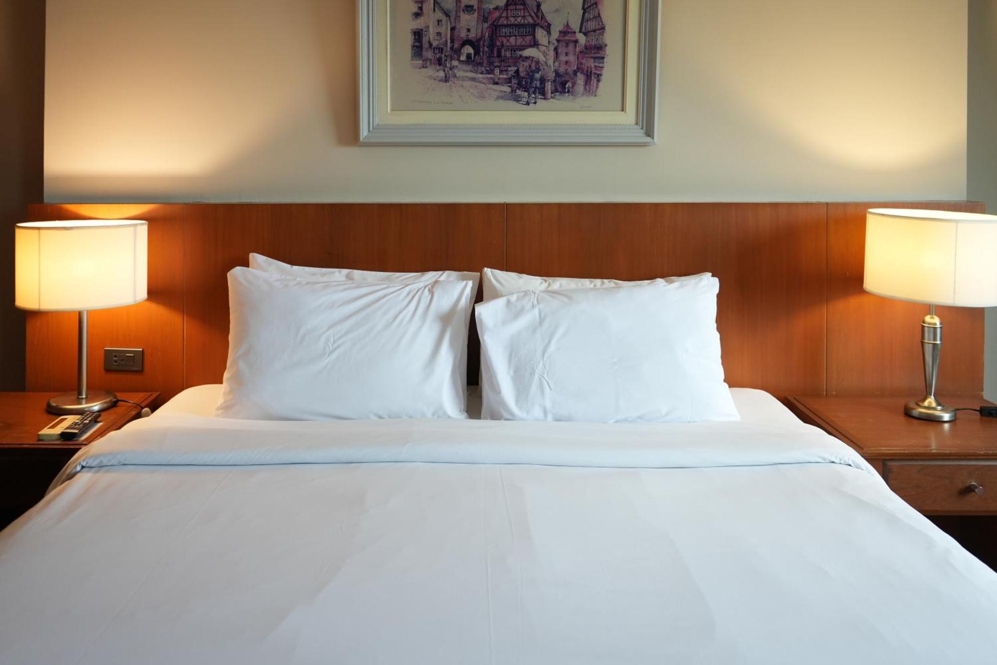 Royal Suite Hotel Bangkok Dış mekan fotoğraf