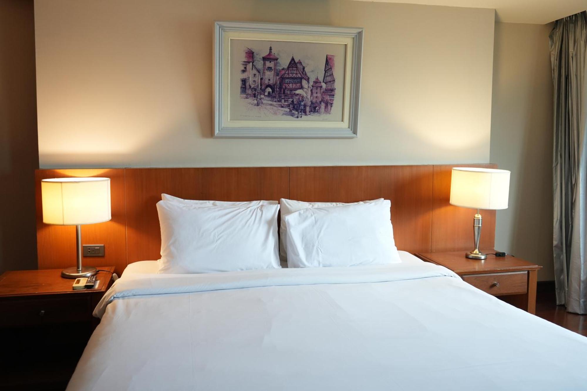 Royal Suite Hotel Bangkok Dış mekan fotoğraf