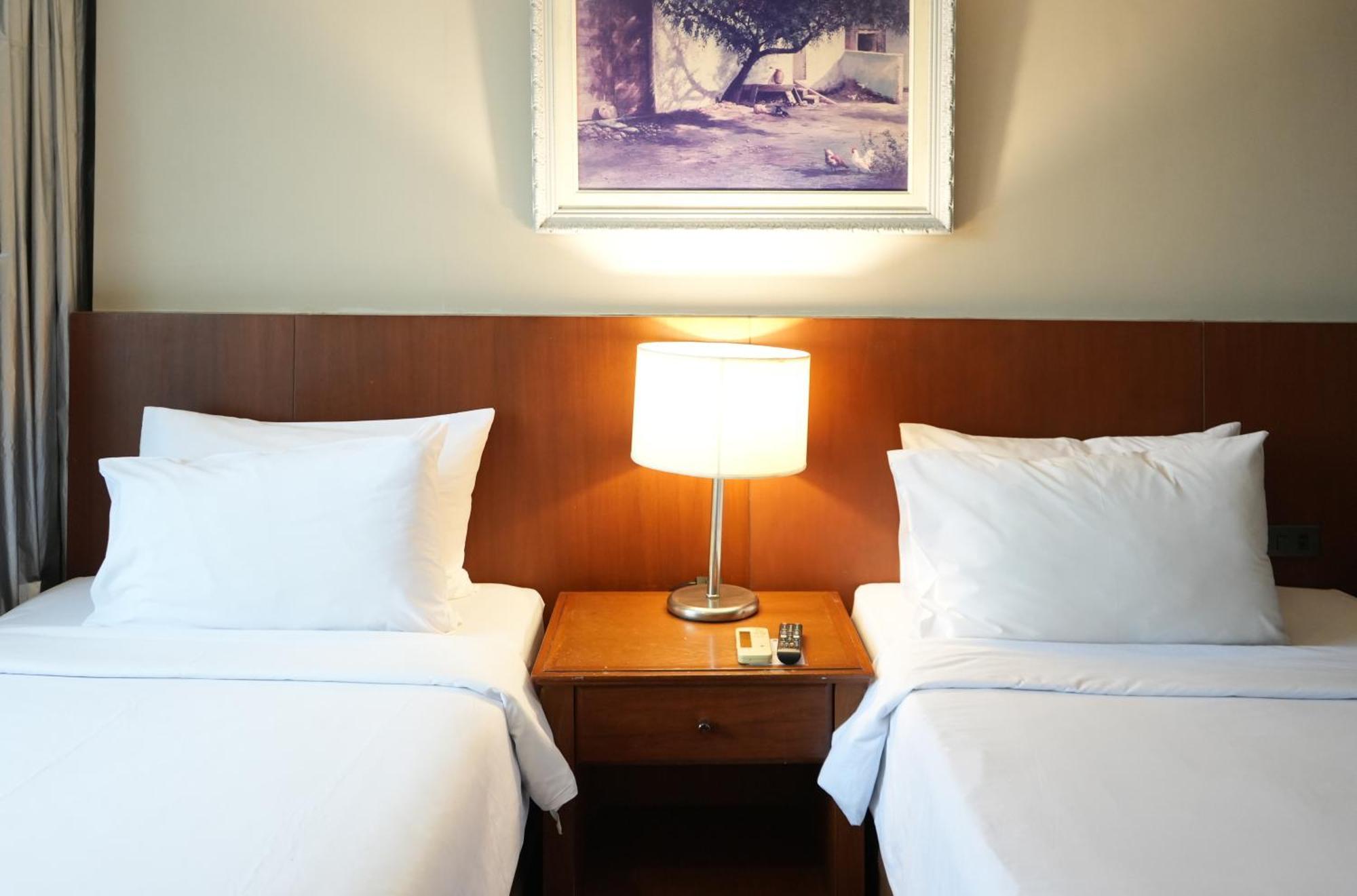 Royal Suite Hotel Bangkok Dış mekan fotoğraf