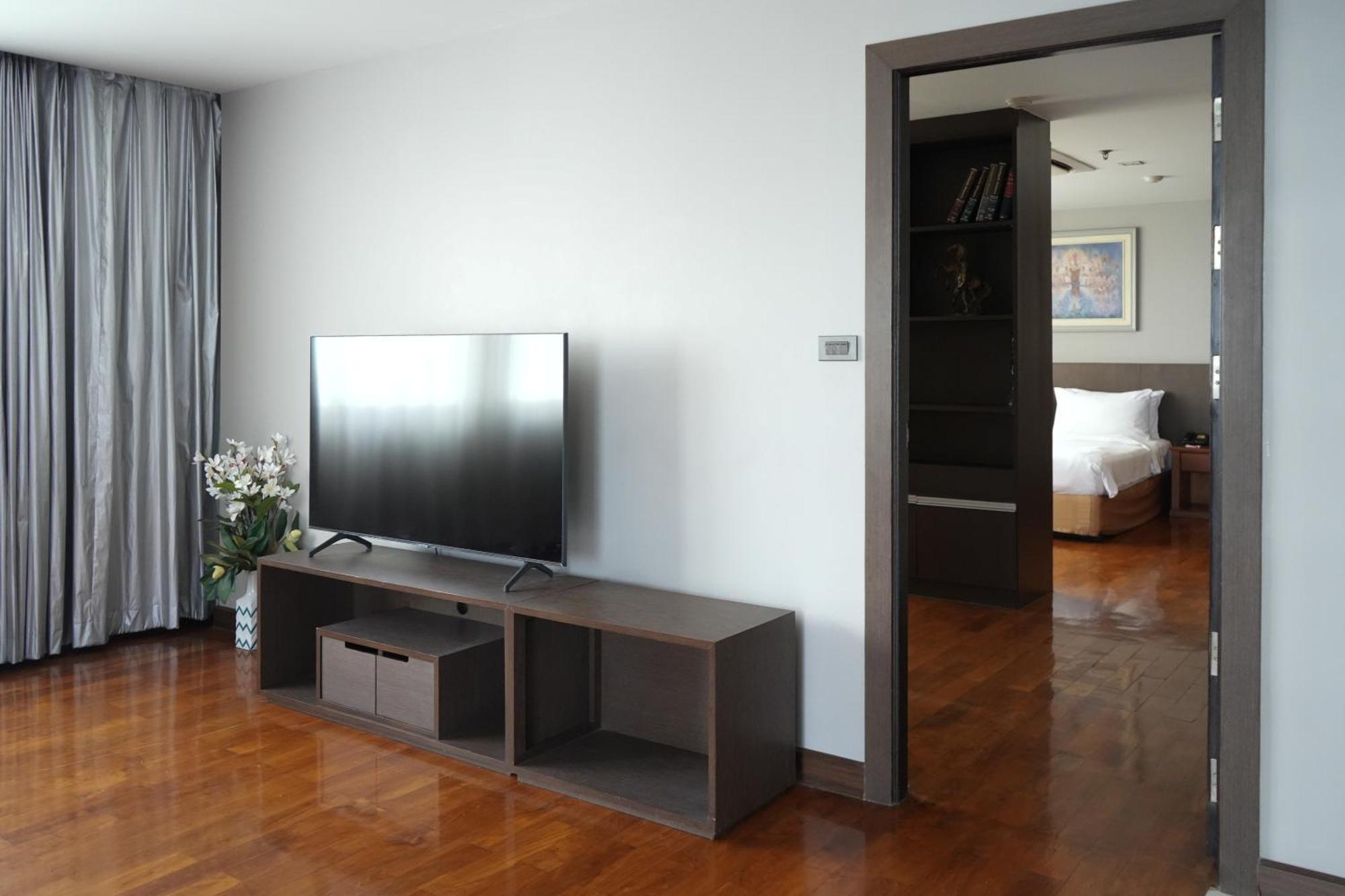 Royal Suite Hotel Bangkok Dış mekan fotoğraf