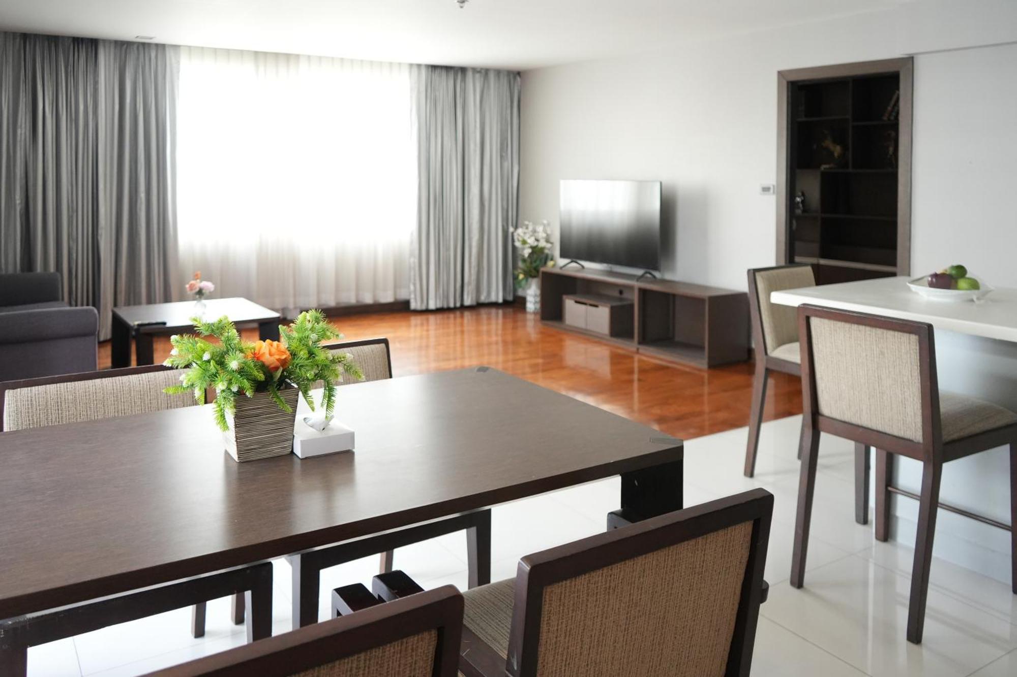 Royal Suite Hotel Bangkok Dış mekan fotoğraf