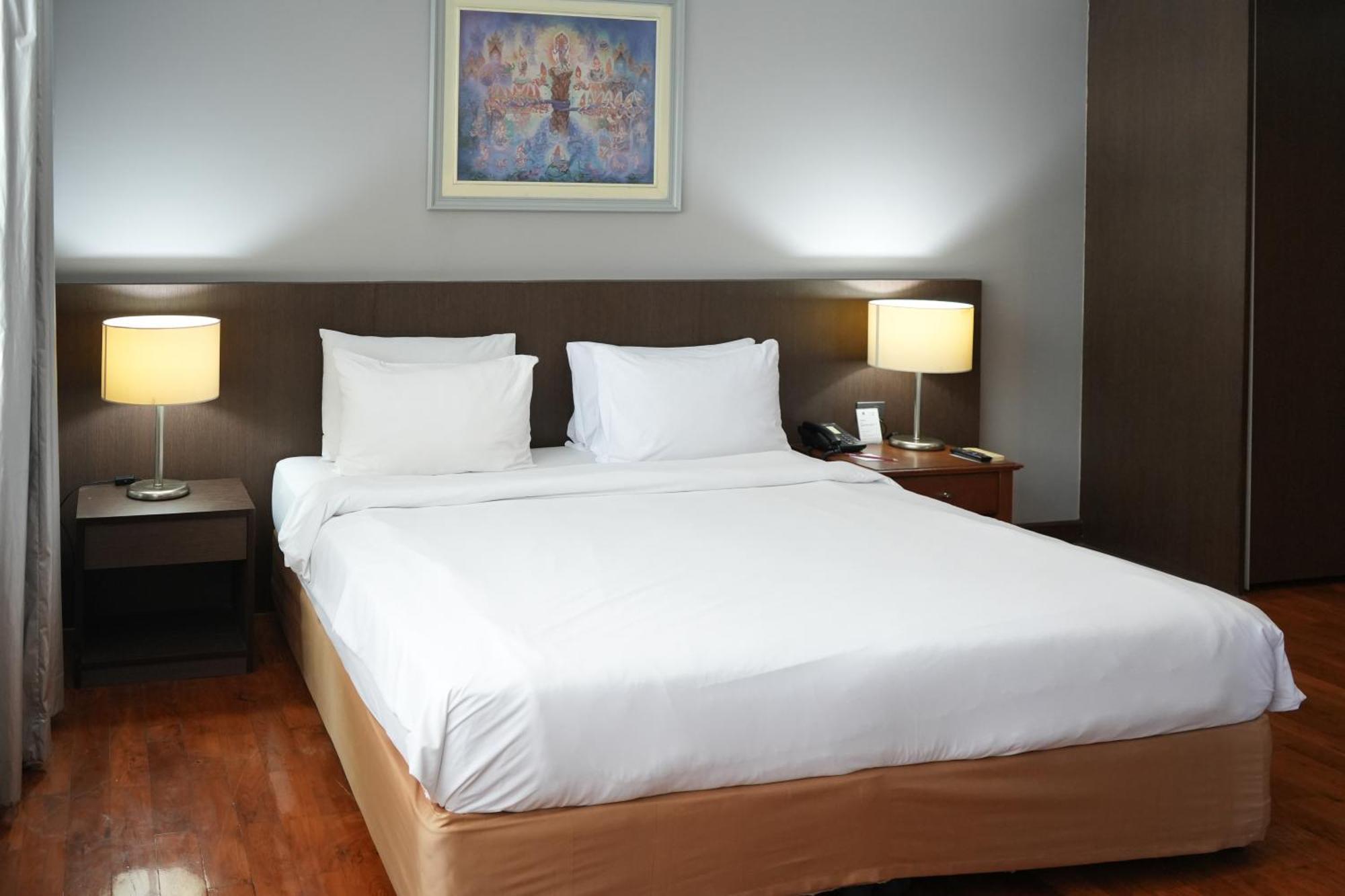 Royal Suite Hotel Bangkok Dış mekan fotoğraf