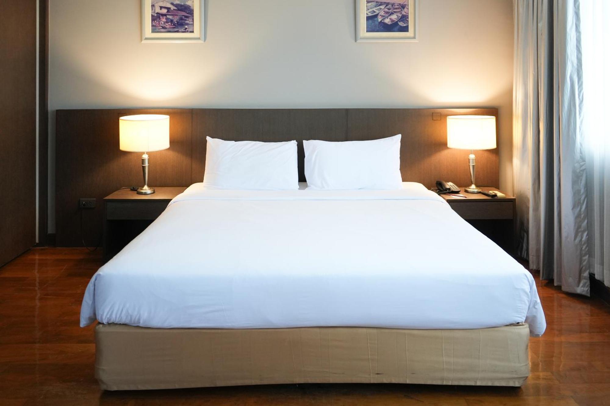 Royal Suite Hotel Bangkok Dış mekan fotoğraf