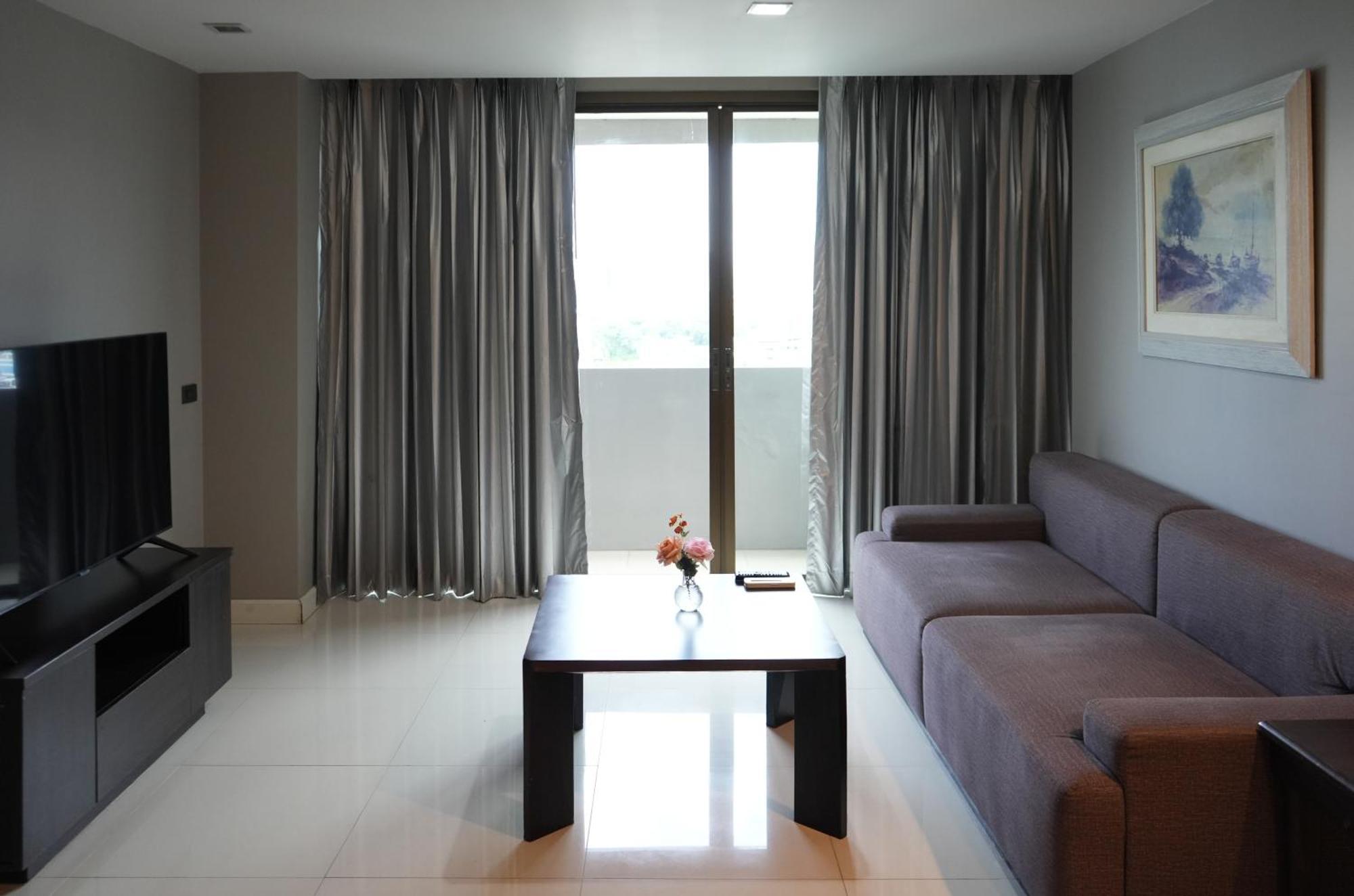 Royal Suite Hotel Bangkok Dış mekan fotoğraf
