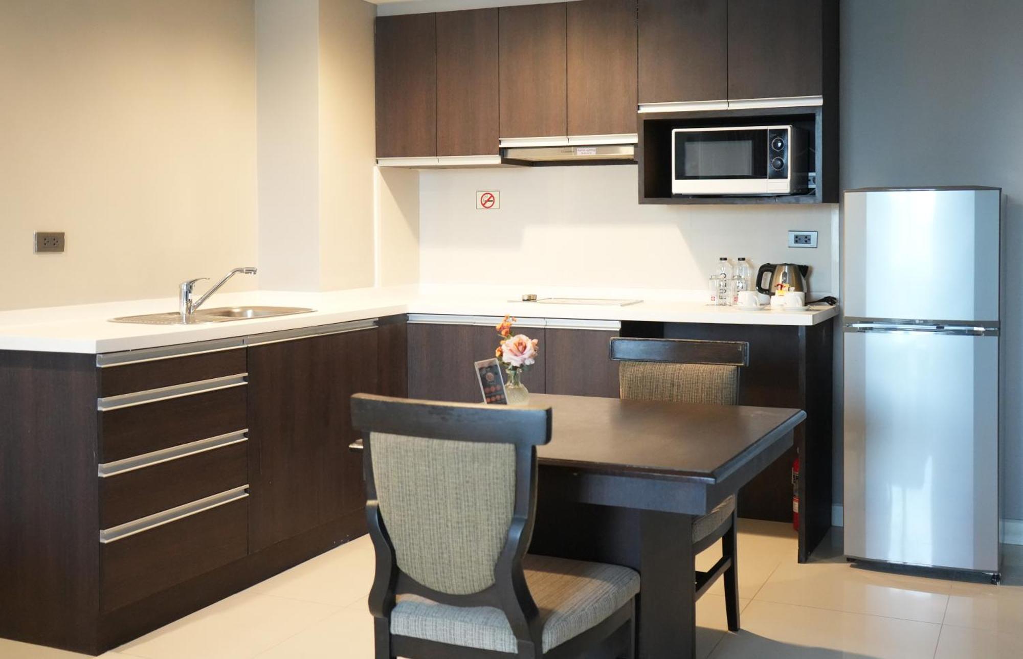 Royal Suite Hotel Bangkok Dış mekan fotoğraf