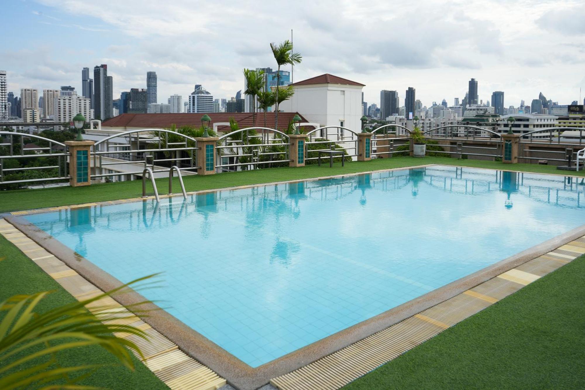 Royal Suite Hotel Bangkok Dış mekan fotoğraf