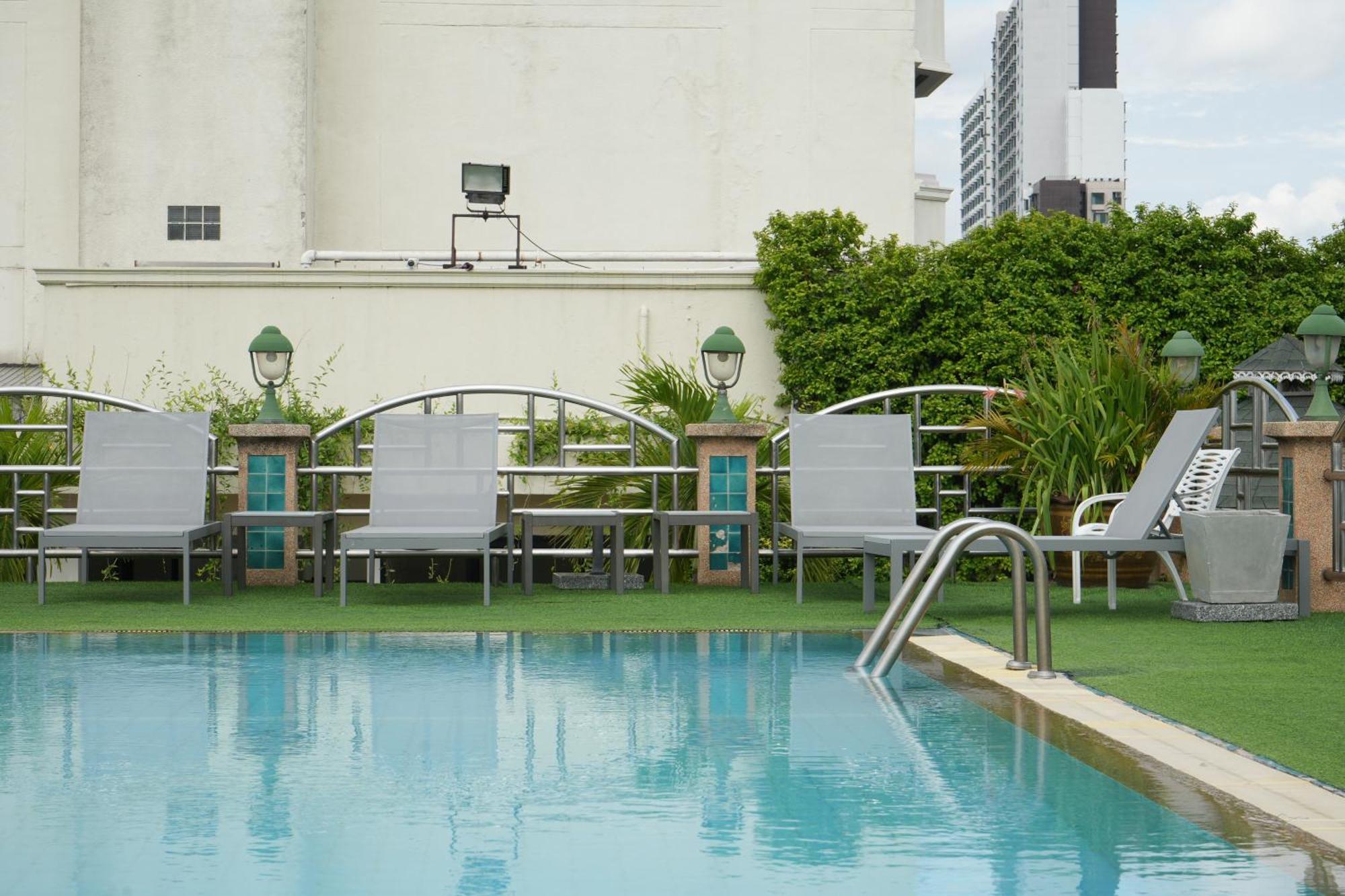 Royal Suite Hotel Bangkok Dış mekan fotoğraf